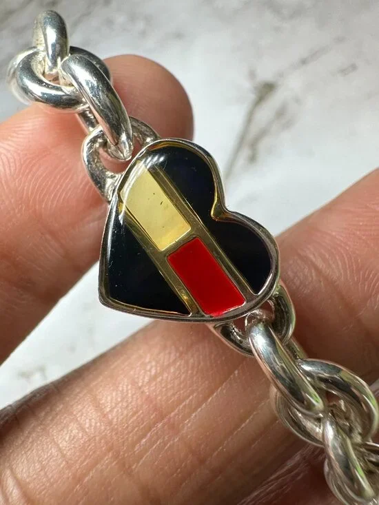 Vintage Tommy Hilfiger Bracelet Silver Tone Chunky Chain Heart Charm Magnetic - Picture 5 of 9